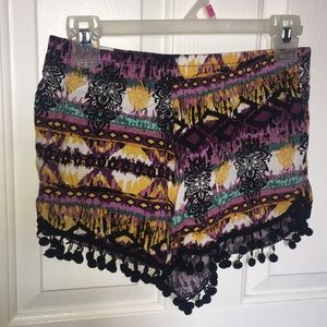 Pom shorts